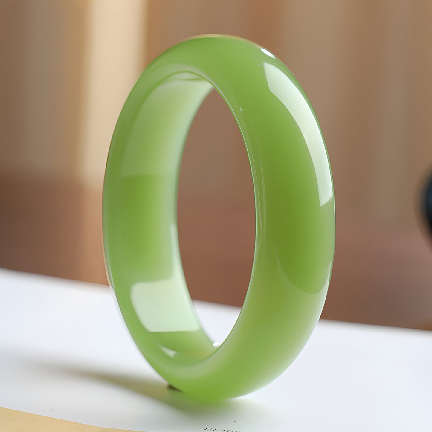 Fashionable and versatile lake green jade bracelet