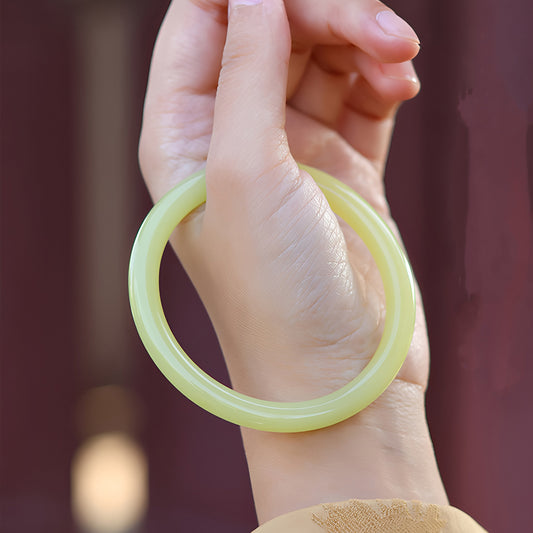 Elegant Lake Green Slender Jade Bracelet