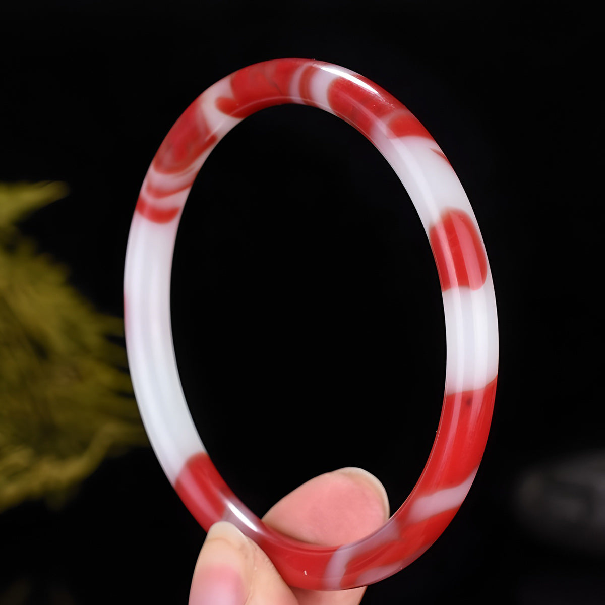 Red and white striped jade bracelet